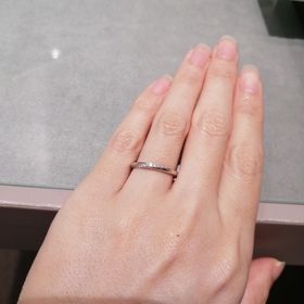【アイプリモ(I-PRIMO)の口コミ】 2020年のイヤーモデルのリングです。
ストレートラインのリングに、流れる…