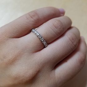 【【閉業】フラー・ジャコー(FURRER-JACOT)の口コミ】 美しいデザインに一目惚れしました。ダイヤをとめている爪の形が他の同じ…