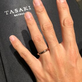 【TASAKI(タサキ)の口コミ】 何店舗か試着した中で、着け心地が一番良く指輪をしているというストレス…