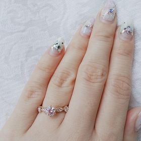 【宝寿堂(ほうじゅどう)の口コミ】 他店の長年使えるシンプルなものにするか、こちらのお店で今ときめく華奢…