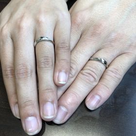 【俄(にわか)の口コミ】 特徴的なデザインと指輪の名前に惹かれて選びました。
選ぶ上で他のカップ…