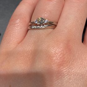 【ラザール ダイヤモンド(LAZARE DIAMOND)の口コミ】 10件以上見て回ってたのですが、まず店の高級感と店員さんの上品で会社愛…