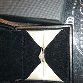 【エクセルコダイヤモンド(EXELCO DIAMOND)の口コミ】 リングの形やダイヤの輝きなど、欲しかったデザインより、可愛くて、素敵…