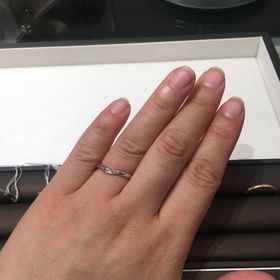 【アイプリモ(I-PRIMO)の口コミ】 Ｖラインやウェーブタイプだと指が長く見えました。指輪の太さも細いタイ…