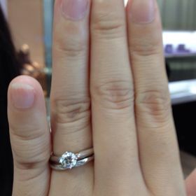 【俄(にわか)の口コミ】 指輪ひとつひとつに、お花の名前が付いていること。ストーリーがあること…