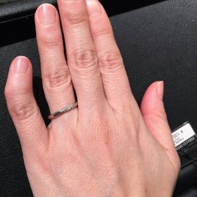 【エクセルコダイヤモンド(EXELCO DIAMOND)の口コミ】 ナナメのラインがキレイでした。手元で見るのと遠目でみる雰囲気はかわり…