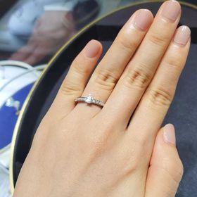 【ショーメ(CHAUMET)の口コミ】 一粒ダイヤよりには惹かれず、メレダイヤで探していたところ、普段使いも…