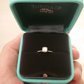 【ティファニー(Tiffany & Co.)の口コミ】 ティファニー新作のトゥルーです。価格は500000円ちょっとでした。他の指…