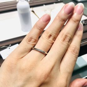 【アイプリモ(I-PRIMO)の口コミ】 ヘラクレスは13石のダイヤがぐるっと囲むようなデザインなので手前から見…