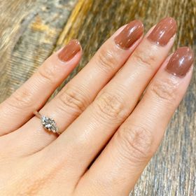 【ラザール ダイヤモンド(LAZARE DIAMOND)の口コミ】 王道な婚約指輪ではなく、普段使いもできる婚約指輪であったことと、デザ…