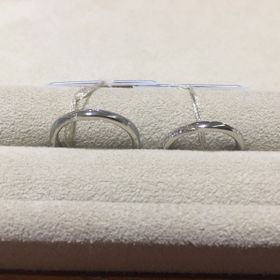 【TRECENTI(トレセンテ)の口コミ】 指輪の形状・・・Ｖ字なのですが、カーブが緩やかなので、Ｖ時とストレー…