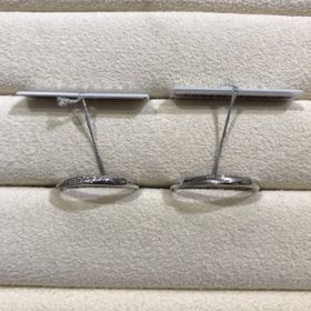 【TRECENTI(トレセンテ)の口コミ】 シンプル過ぎず、日常で着けていてもオシャレ。
着け心地もよく結婚指輪と…