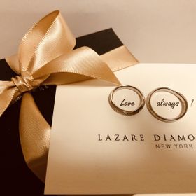 【ラザール ダイヤモンド(LAZARE DIAMOND)の口コミ】 まず、ネットで見てV字のデザインに惹かれたのがきっかけです。指輪を見に…