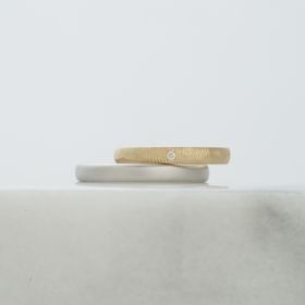 【THREE TREES(スリーツリーズ)の口コミ】 ブランド品に興味がなく、旦那はシルバーでシンプルに、私はゴールドで手…