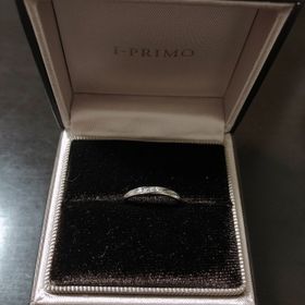 【アイプリモ(I-PRIMO)の口コミ】 結婚指輪にも石が施されているのを探していた。
派手すぎずシンブルで、彼…
