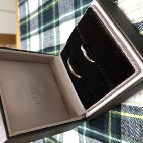 【アイプリモ(I-PRIMO)の口コミ】 結婚式の2ヶ月前に購入しました。
シンプルですがよく見るとデザインが入…