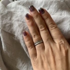 【Ponte Vecchio(ポンテヴェキオ)の口コミ】 デザインがシンプルで飽きがこなさそうだったため選びました。アフターケ…