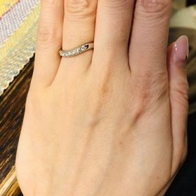 【MIKIMOTO(ミキモト)の口コミ】 デザインがとてもすきで、ダイヤモンドの輝きも一目惚れでした！
指も長く…