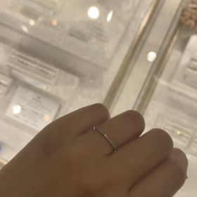 【ヴァンドーム青山(VENDOME AOYAMA)の口コミ】 ダイヤモンドがとりまいているエタニティリングを試着させていただきまし…