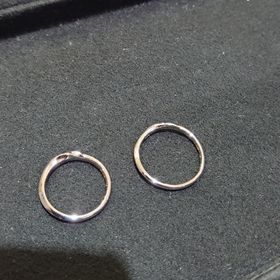 【Pink Dolphin Diamond(ピンクドルフィンダイヤモンド)の口コミ】 デザインは日常で付けるものとして当たり障りのないものであり且つ、リン…