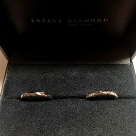 【ラザール ダイヤモンド(LAZARE DIAMOND)の口コミ】 婚約指輪もラザールダイヤモンドさんで購入しました。ショアは中央がプラ…