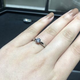 【ヴァン クリーフ＆アーペル(Van Cleef & Arpels)の口コミ】 ヴァンクリーフアーペルの婚約指輪を見たくて最初に試着させていただいた…