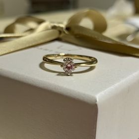 【HOSHI no SUNA 星の砂(ほしのすな)の口コミ】 元々持っているマリッジリングがシンプルで細めなデザインなのでエンゲー…