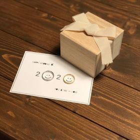 【YUKA HOJO(ユカホウジョウ)の口コミ】 あまり派手ではなく素朴な優しい印象の指輪を探していました。女性用はゴ…