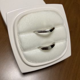 【俄(にわか)の口コミ】 指がふとかったので、気にしていましたが、少し太めで変化のある形のデザ…