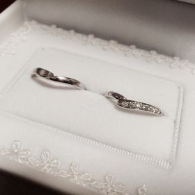 【宝寿堂(ほうじゅどう)の口コミ】 指輪が少しデザイン性のあるものにしたかったのと、彼が「指輪をはめると…