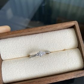 【PORTADA(ポルターダ)の口コミ】 婚約指輪は一緒に選びに行きました。高品質のダイヤモンドを他店舗よりも…