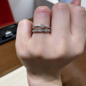 【TRECENTI(トレセンテ)の口コミ】 デザインが可愛くて、つけ心地が本当に良かったです。
キラキラした物で、…