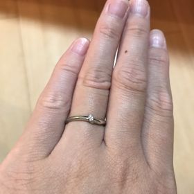 【俄(にわか)の口コミ】 結という指輪は、曲線もありダイアもついているところがとても可愛くて決…
