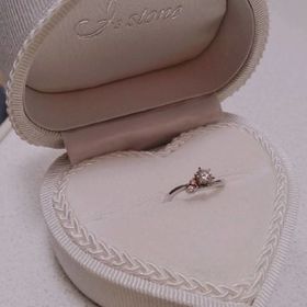 【I's stone(アイズストーン)の口コミ】 婚約指輪を調べるうちにピンクダイヤに憧れ、彼がこのショップを見つけて…