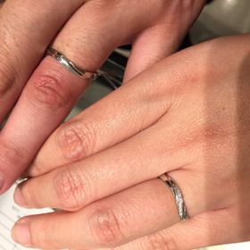 【Something Blue(サムシングブルー)の口コミ】 色んなデザインを見て回ってましたが、旦那が気に入ったので即決で♪
ウェ…