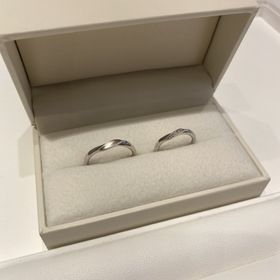 【RosettE(ロゼット)の口コミ】 シンプル過ぎずかつ派手すぎないデザイン。
しっかりしたネジリがお気に入…