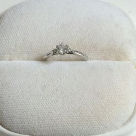 【俄(にわか)の口コミ】 ショウウィンドウを見た時は別のデザインを気に入って試着したのですが、…