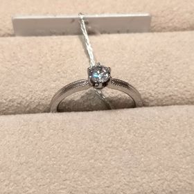 【TRECENTI(トレセンテ)の口コミ】 着け心地がとても良かったこと。ミル打ちのアンティークのような上品なデ…