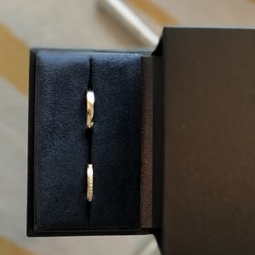 【ラザール ダイヤモンド(LAZARE DIAMOND)の口コミ】 コンビネーションの指輪で、ある程度ボリュームがあるものを探していて
旦…