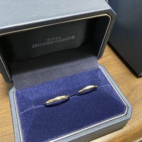 【銀座ダイヤモンドシライシの口コミ】 細身のデザインがとても気に入りました。
選んでいる際もとても丁寧な接客…