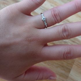 【PAVEO CHOCOLAT(パヴェオショコラ)の口コミ】 他のブランドの結婚指輪とペアで付けても違和感なくつけられること、アン…