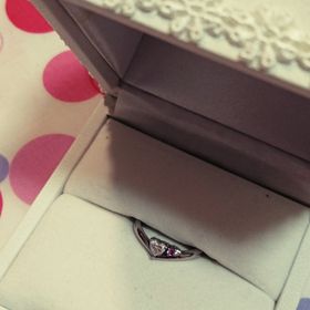 【カオキ　ダイヤモンド専門卸直営店の口コミ】 ハートシェイプのものがよかったので探していたのですが、KAOKIさんはダイ…