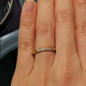 【ラザール ダイヤモンド(LAZARE DIAMOND)の口コミ】 結婚指輪は私の肌色に似合うピンクゴールドかゴールドで探していました。…