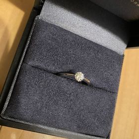 【ラザール ダイヤモンド(LAZARE DIAMOND)の口コミ】 シンプルなリングのデザインにこだわって探していて、来店した時に理想を…