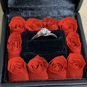 【エクセルコダイヤモンド(EXELCO DIAMOND)の口コミ】 カタログから気になったデザインの指輪を次々と見せて頂いてる中で、私も…