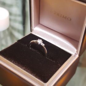 【アイプリモ(I-PRIMO)の口コミ】 リングはプラチナ製で、ダイヤモンドは割とランクが高いものの組み合わせ…