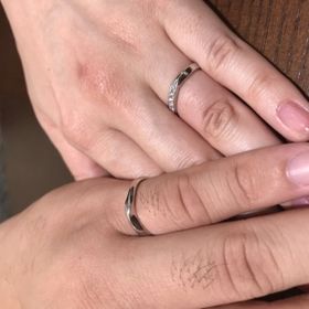 【ラザール ダイヤモンド(LAZARE DIAMOND)の口コミ】 リングの太さがしっかりしていて、存在感がありました。ダイアモンドの煌…