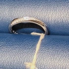 【銀座ダイヤモンドシライシの口コミ】 ダイヤモンドがキラキラしているデザインで、どの角度からもその美しさが…