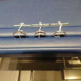 【銀座ダイヤモンドシライシの口コミ】 ダイヤの存在感がある指輪が良くて、ひと粒ダイヤではもの足りず両サイド…