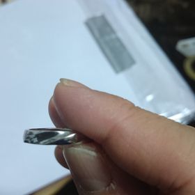 【JEWELRY  KAMATA(ジュエリーかまた)の口コミ】 斜めに入ってるいるのがポイントです。他のお店でも似た感じのものは、あ…